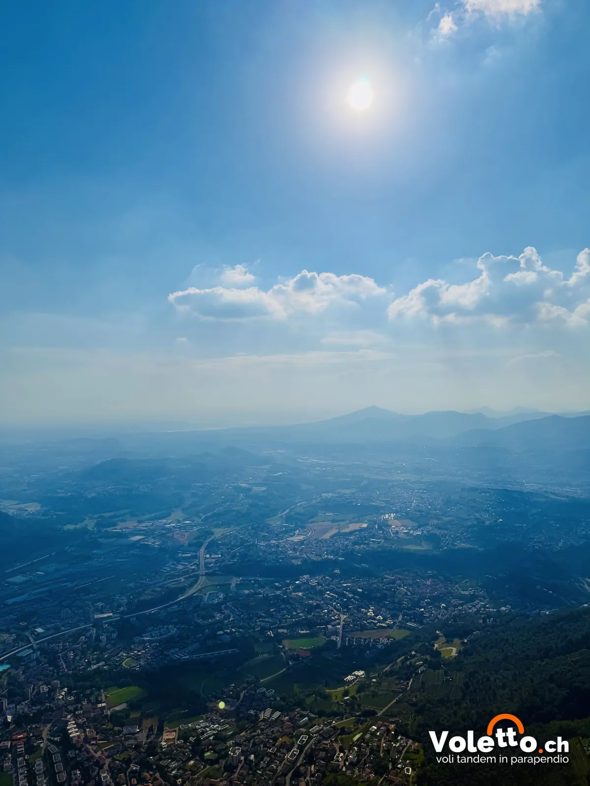 Il Mendrisiotto visto dall'alto durante un volo in parapendio